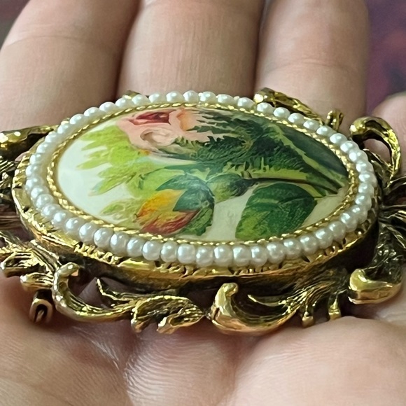 Vintage 1970 Signed Egg Shell With Transfer-ware Roses Brooch Pendant - Picture 7 of 8